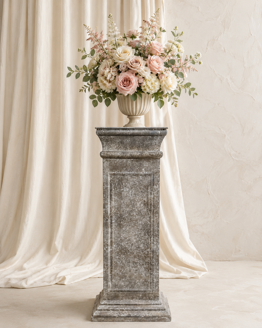 Roma Plinth